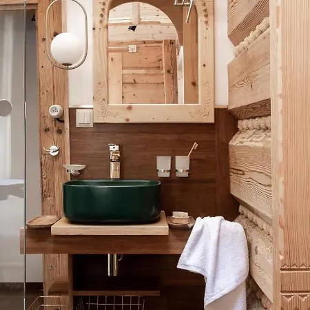 Bed and breakfast Milimani - Stuletnia, Folk & Butique, Adults Only