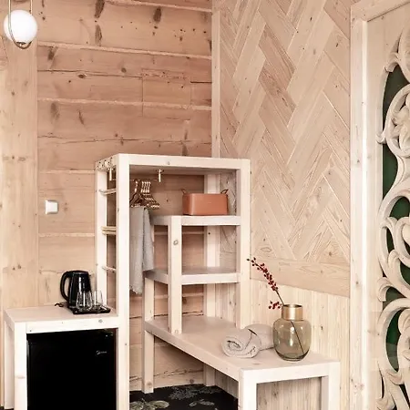 Bed and breakfast Milimani - Stuletnia, Folk & Butique, Adults Only