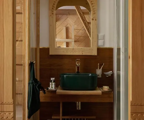 Milimani - Stuletnia, Folk & Butique, Adults Only