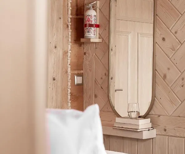 Milimani - Stuletnia, Folk & Butique, Adults Only